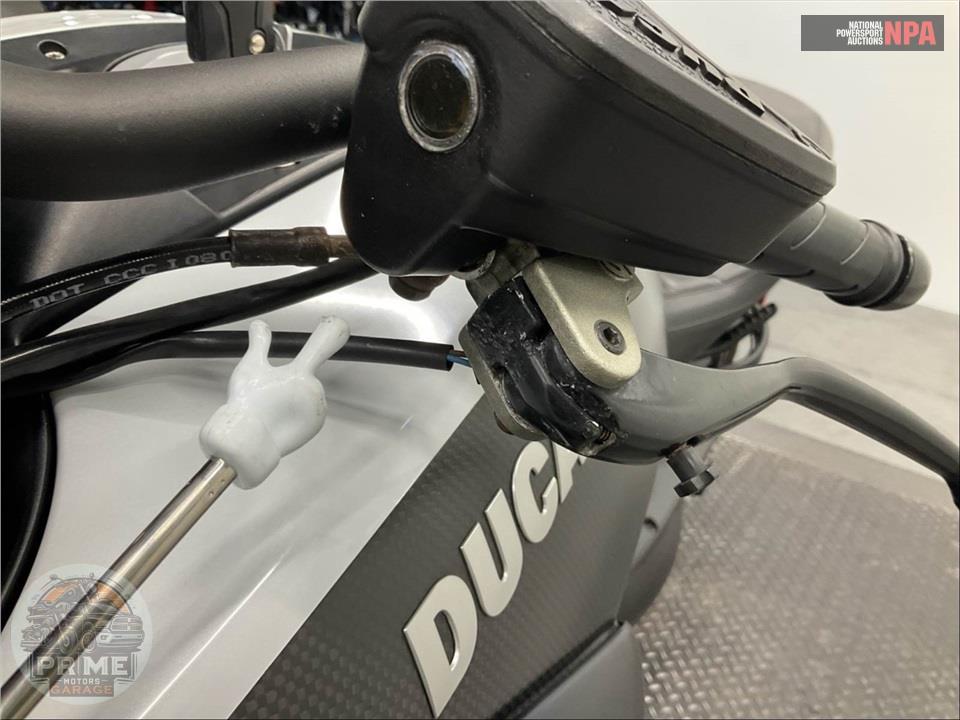 2015 Ducati DIAVEL CARBON WHITE — фото 18