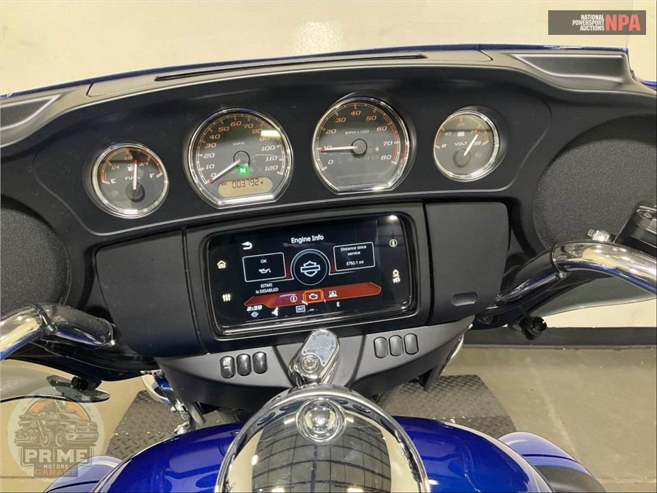 2024 Harley-Davidson FLHTCUTG TRI GLIDE ULTRA CLASSIC — фото 5