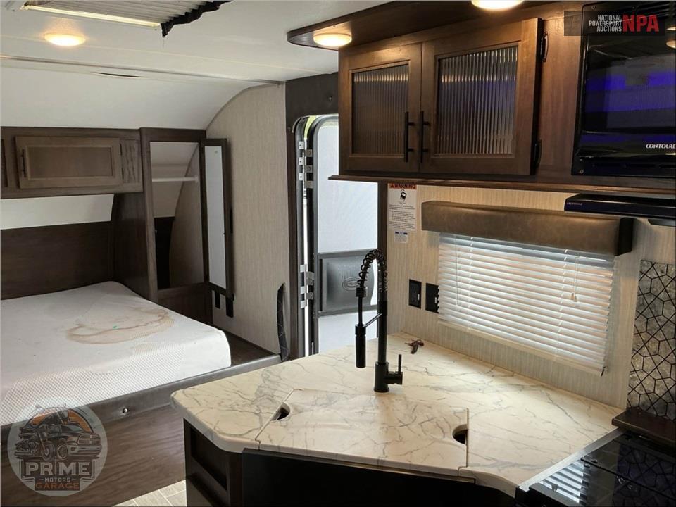 2020 Cherokee By Forest River M-27RR - GREY WOLF TOY HAULER SERIES — фото 8