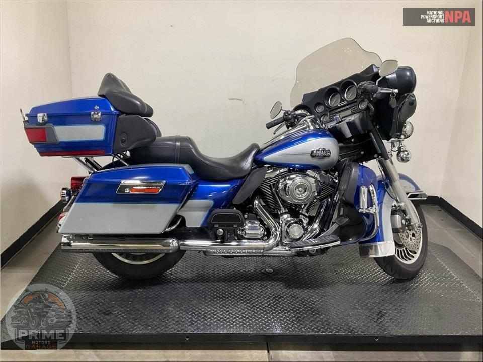 2010 Harley-Davidson FLHTCU ULTRA CLASSIC ELECTRA GLIDE — фото 1