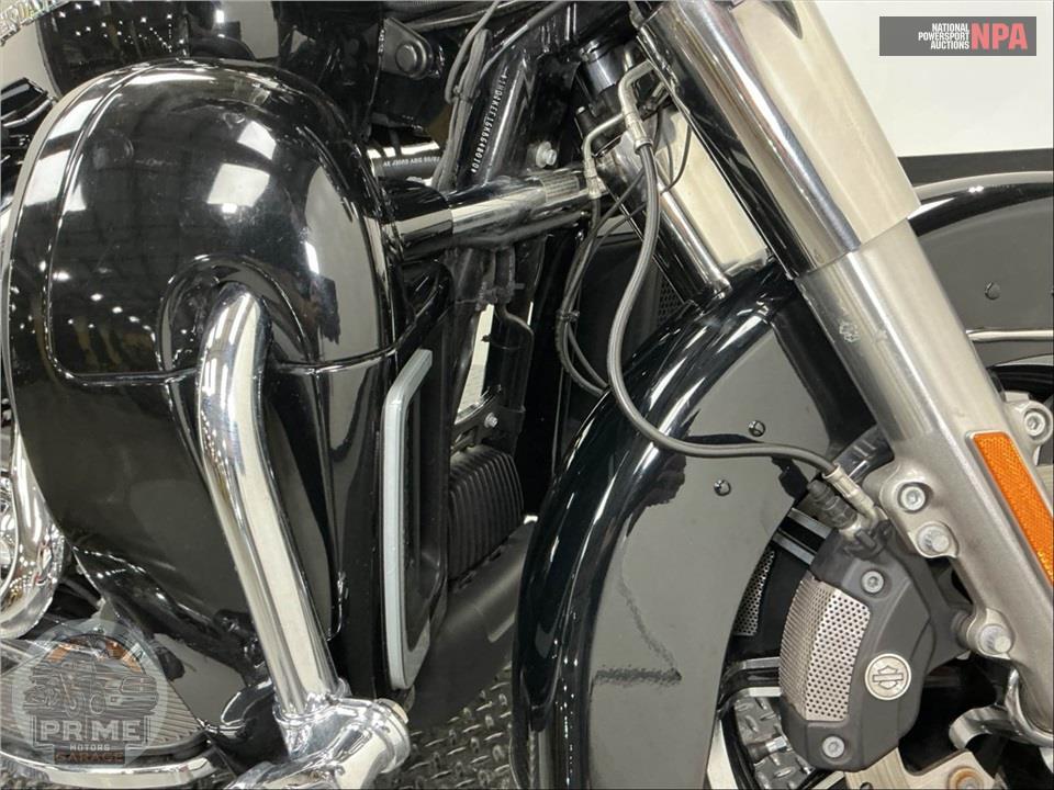 2019 Harley-Davidson FLHTK ULTRA LIMITED — фото 11