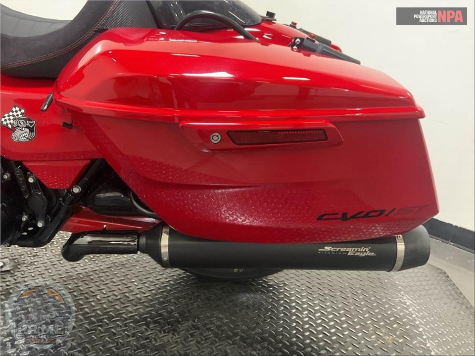 2025 Harley-Davidson FLTRXSTSE CVO ROAD GLIDE ST — фото 22