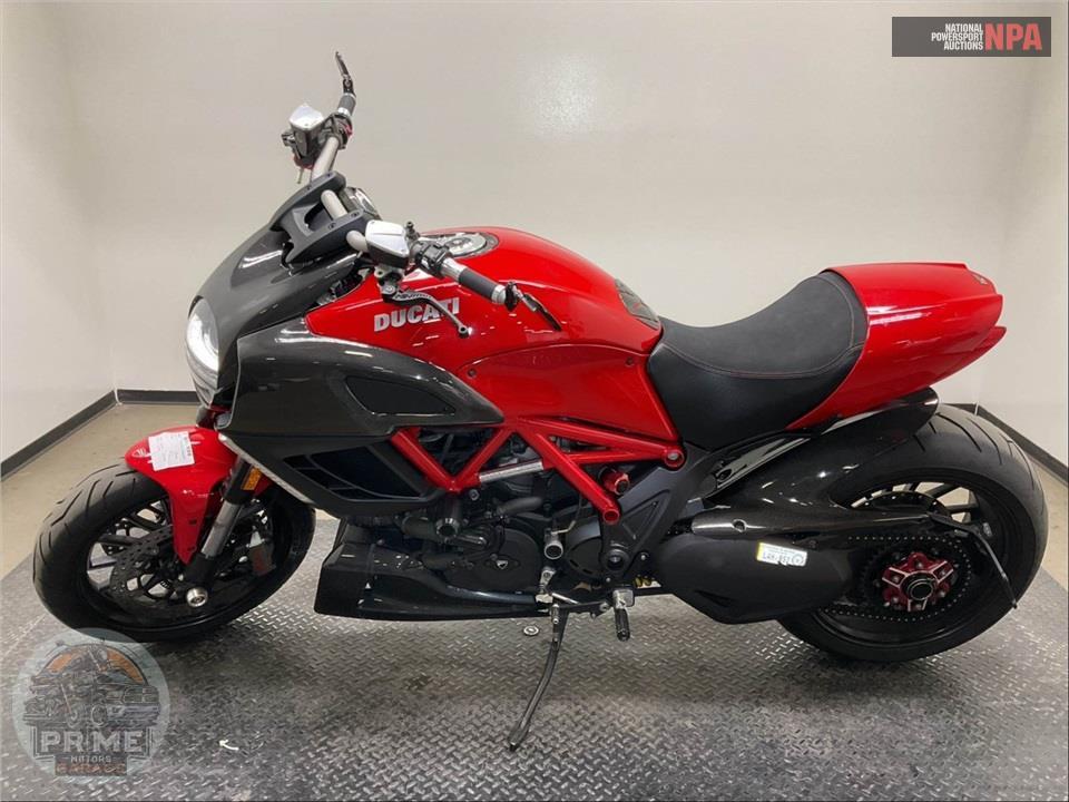 2011 Ducati DIAVEL CARBON — фото 3