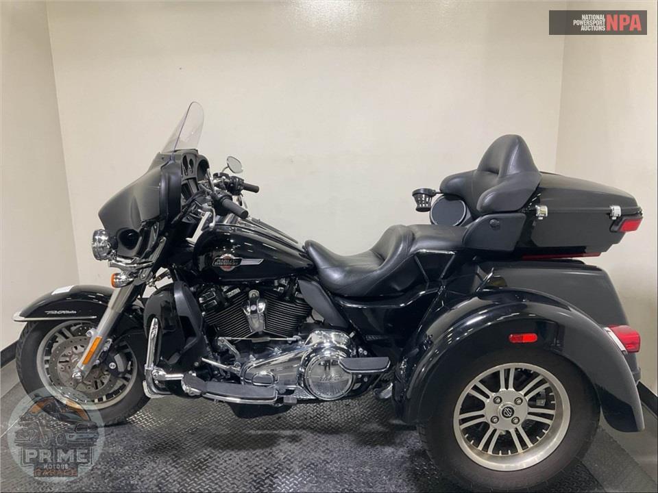 2023 Harley-Davidson FLHTCUTG TRI GLIDE ULTRA CLASSIC — фото 3