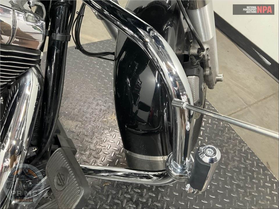 2016 Harley-Davidson FLHTCU ULTRA CLASSIC ELECTRA GLIDE — фото 15