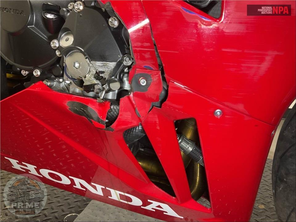 2025 Honda CBR1000RR-R FIREBLADE SP — фото 16