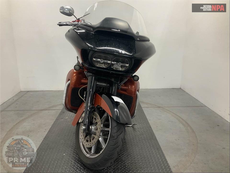 2015 Harley-Davidson FLTRUSE CVO ROAD GLIDE ULTRA — фото 2