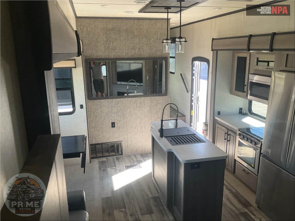 2023 Crossroads Rv M-4051 BH - CAMEO FIFTH WHEEL SERIES — фото 6