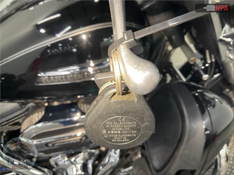 2014 Harley-Davidson FLHTCUTG TRIGLIDE ULTRA CLASSIC — фото 11