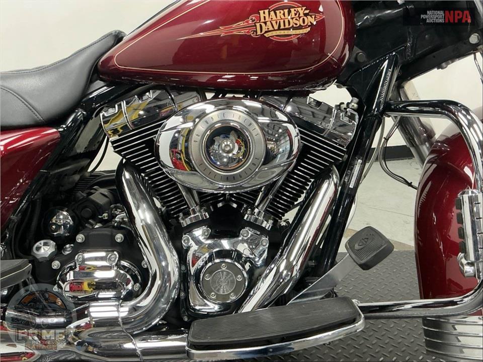 2010 Harley-Davidson FLHTC ELECTRA GLIDE CLASSIC — фото 6