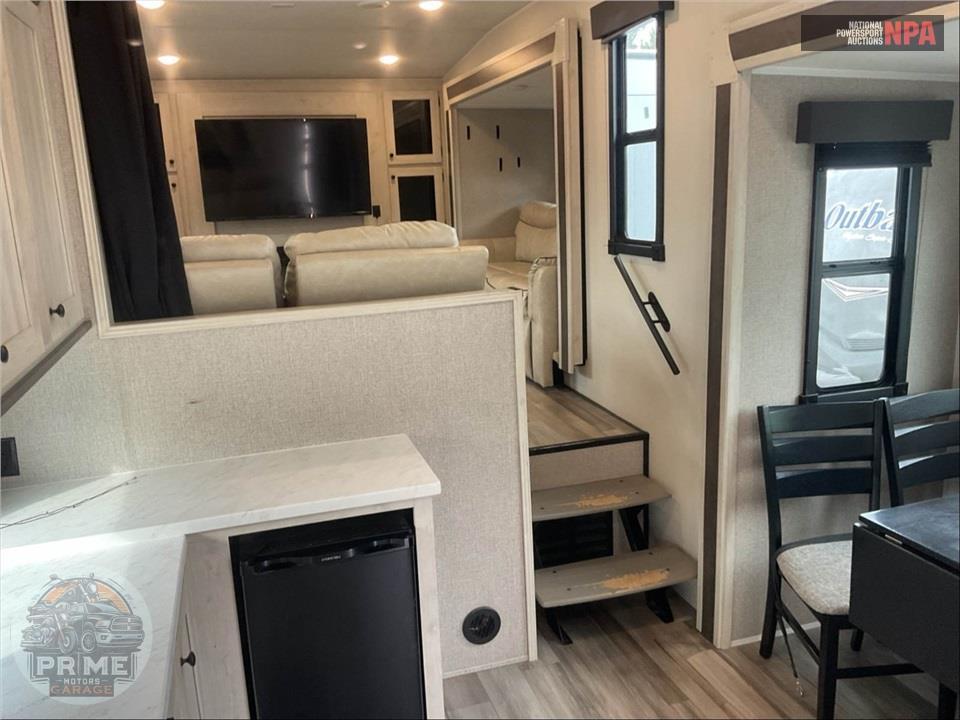 2024 Cardinal By Forest River M-35FL - FIFTH WHEEL SERIES — фото 7