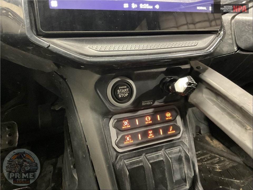 2025 Can-Am MAVERICK R MAX X 999T DCT (TRIPLE BLACK) — фото 7