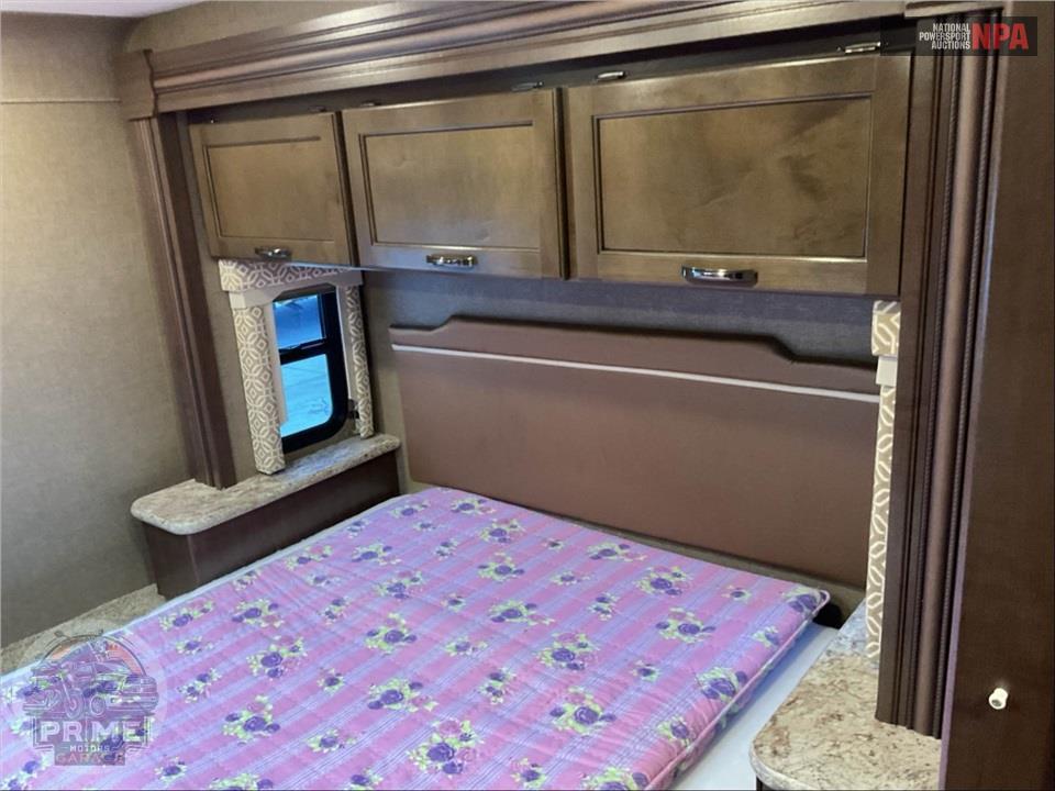 2017 Thor Motor Coach M-29FE E450-V10 - FREEDOM ELITE SERIES — фото 26