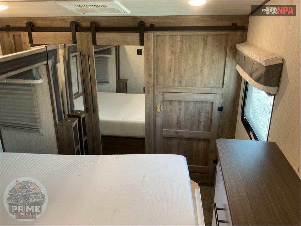 2020 Sabre By Forest River M-36BHQ - FIFTH WHEEL SERIES — фото 11