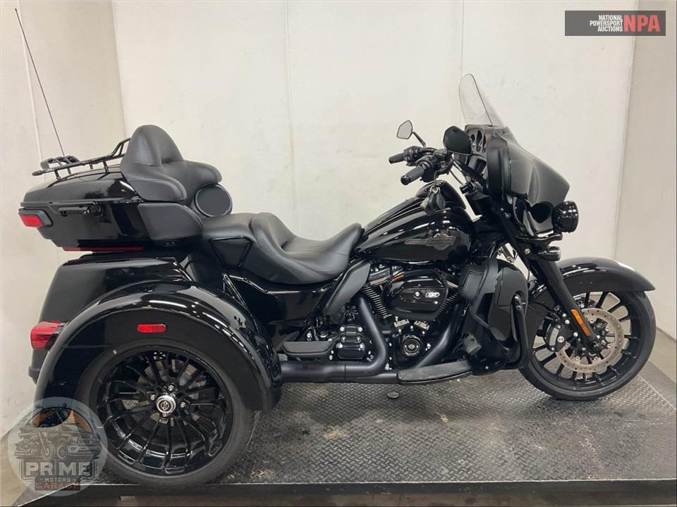 2025 Harley-Davidson FLHTCUTG TRI GLIDE ULTRA CLASSIC — фото 1