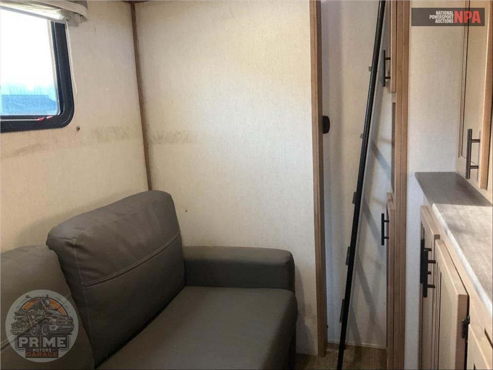 2023 Sabre By Forest River M-38DBQ - FIFTH WHEEL SERIES — фото 14