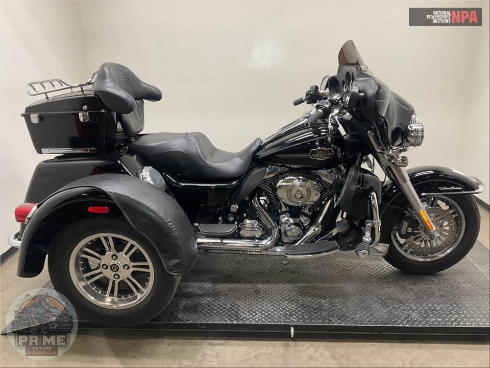 2010 Harley-Davidson FLHTCUTG TRIGLIDE ULTRA CLASSIC — фото 1