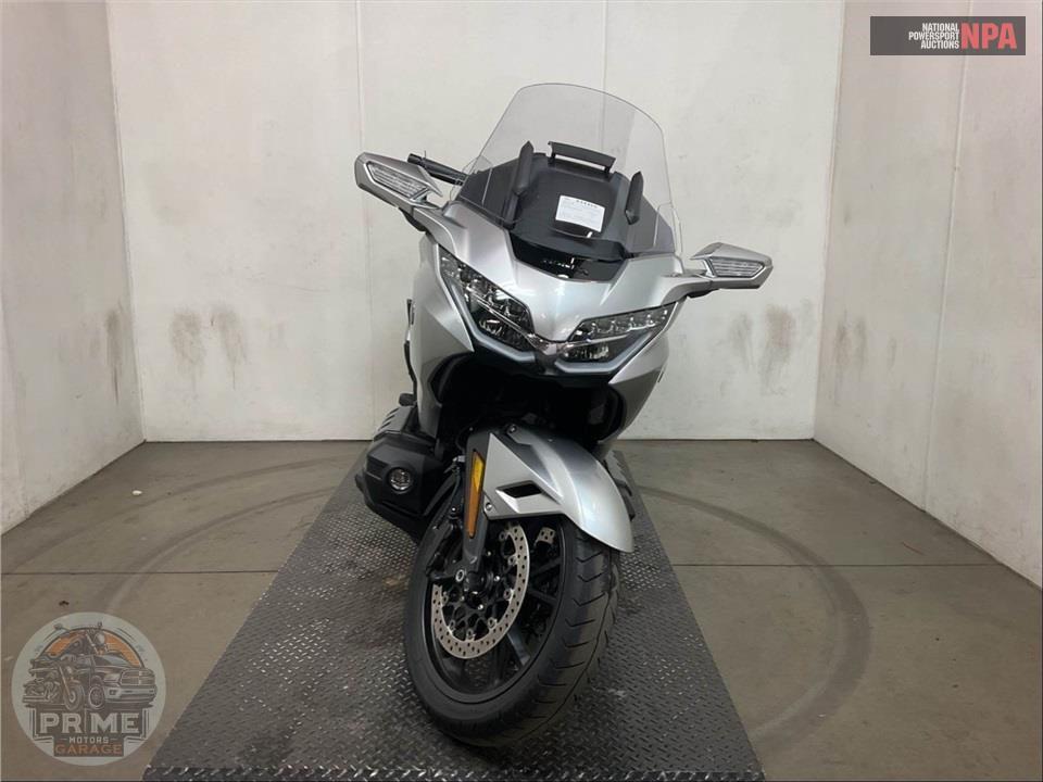 2025 Honda GL1800 GOLD WING TOUR — фото 2