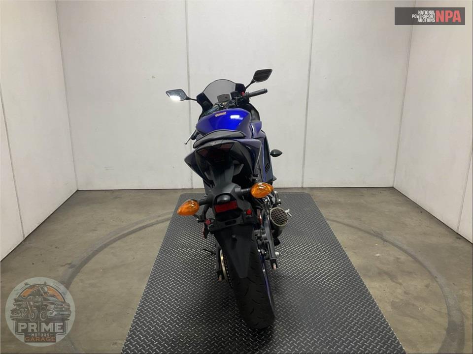 2023 Yamaha YZF-R3 — фото 4