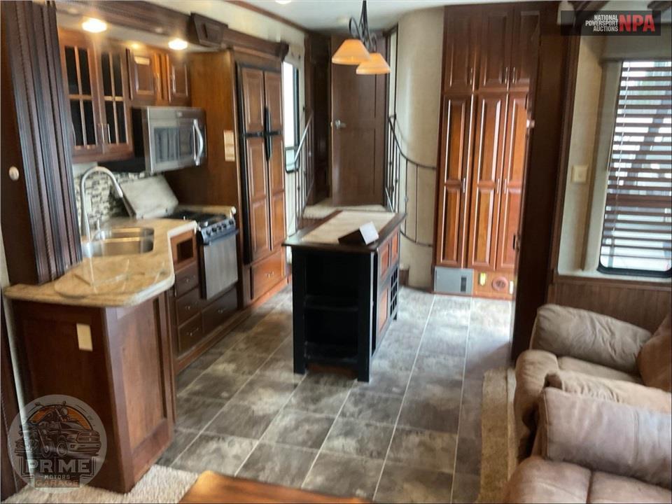 2015 Keystone Rv M-3535 RE - ALPINE FIFTH WHEEL SERIES — фото 9
