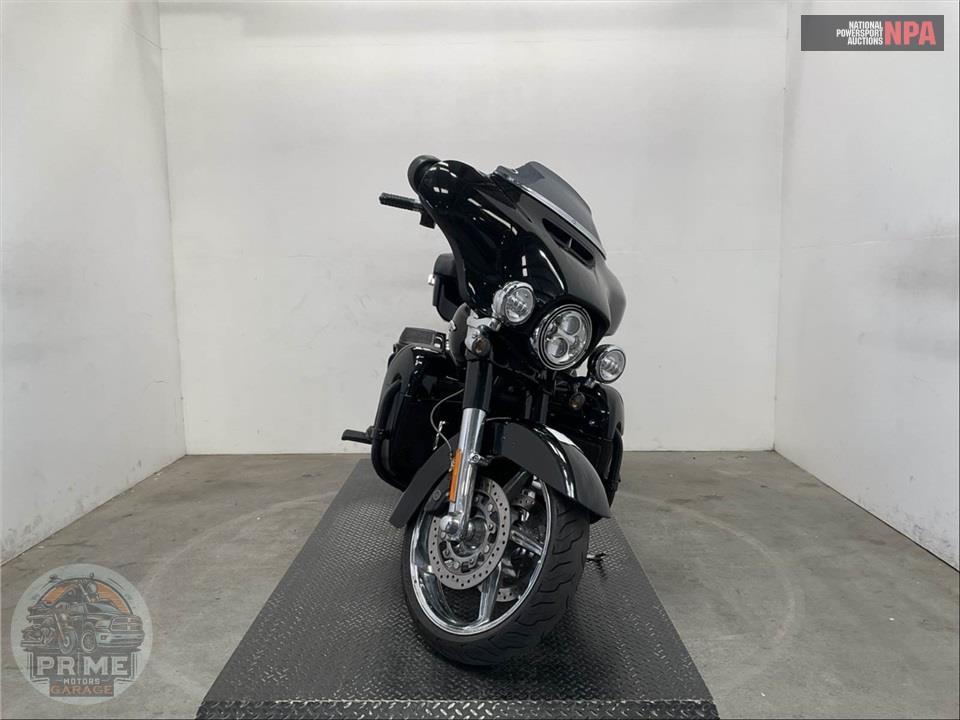 2015 Harley-Davidson FLHXSE CVO STREET GLIDE SPECIAL — фото 2