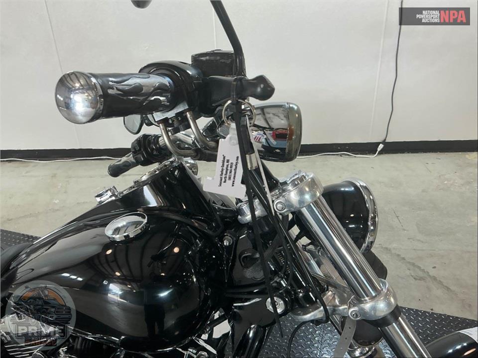 2010 Harley-Davidson FXDWG DYNA WIDE GLIDE — фото 14