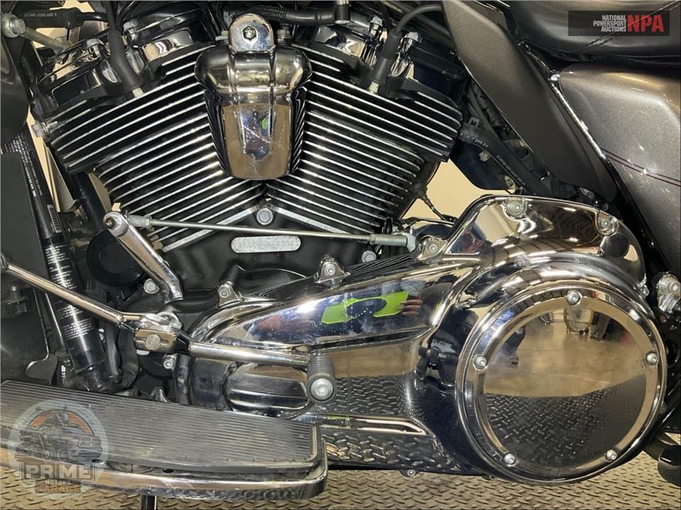 2017 Harley-Davidson FLHTCU ELECTRA GLIDE ULTRA CLASSIC — фото 7