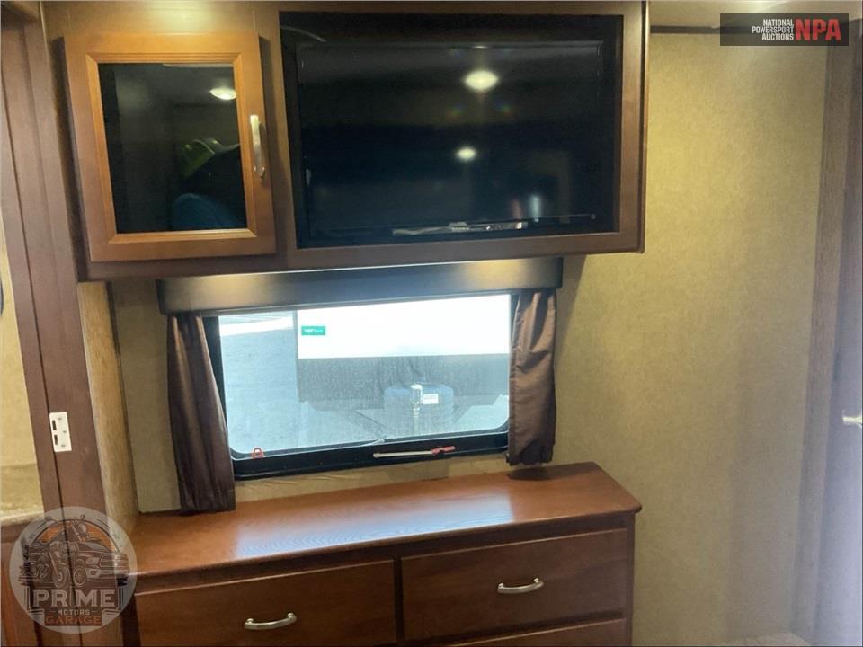 2015 Crossroads Rv TALLADEGA - ELEVATION TOY HAULER TOY HAULER SERIES — фото 12