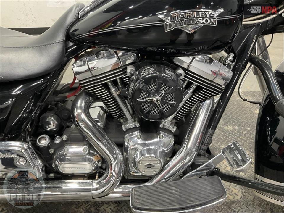 2011 Harley-Davidson FLHRC ROAD KING CLSC — фото 6