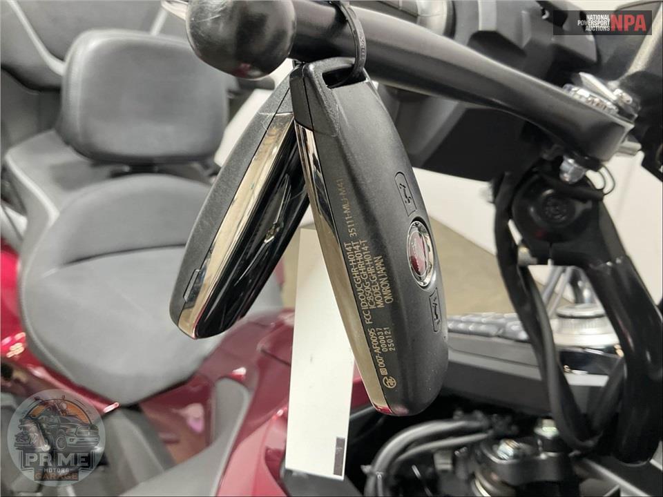 2025 Honda GOLD WING TOUR AUTOMATIC DCT 50TH ANNIVERSARY — фото 6