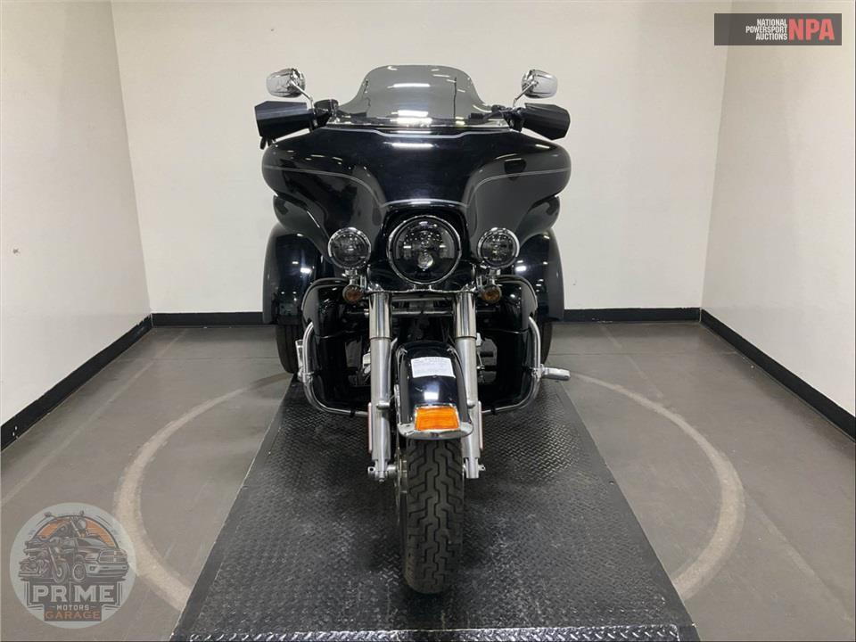2011 Harley-Davidson FLHTCUTG TRIGLIDE UL CLSC — фото 2