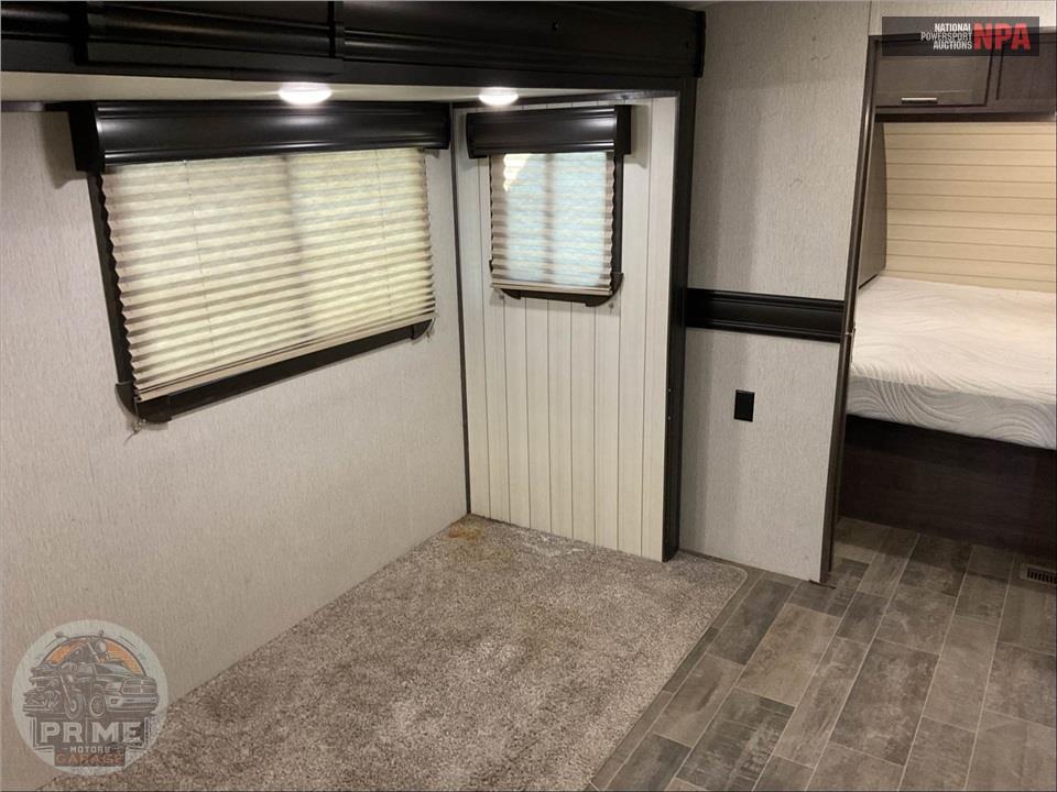 2019 Crossroads Rv M-253 RB - SUNSET TRAIL SUPER LITE SERIES — фото 8
