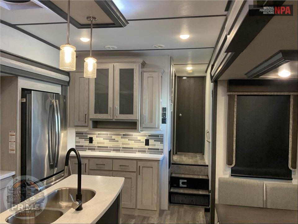 2021 Keystone Rv M-331 RL - MONTANA HIGH COUNTRY FIFTH WHEEL SERIES — фото 9