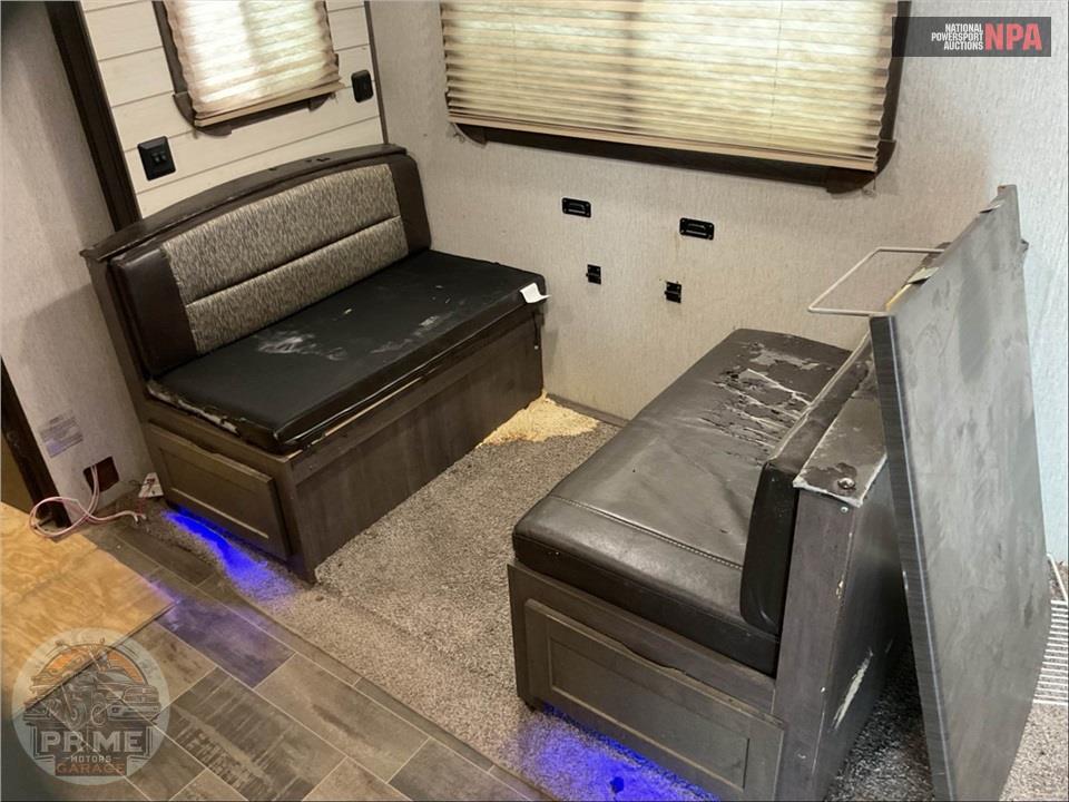 2019 Crossroads Rv M-253 RB - SUNSET TRAIL SUPER LITE SERIES — фото 12