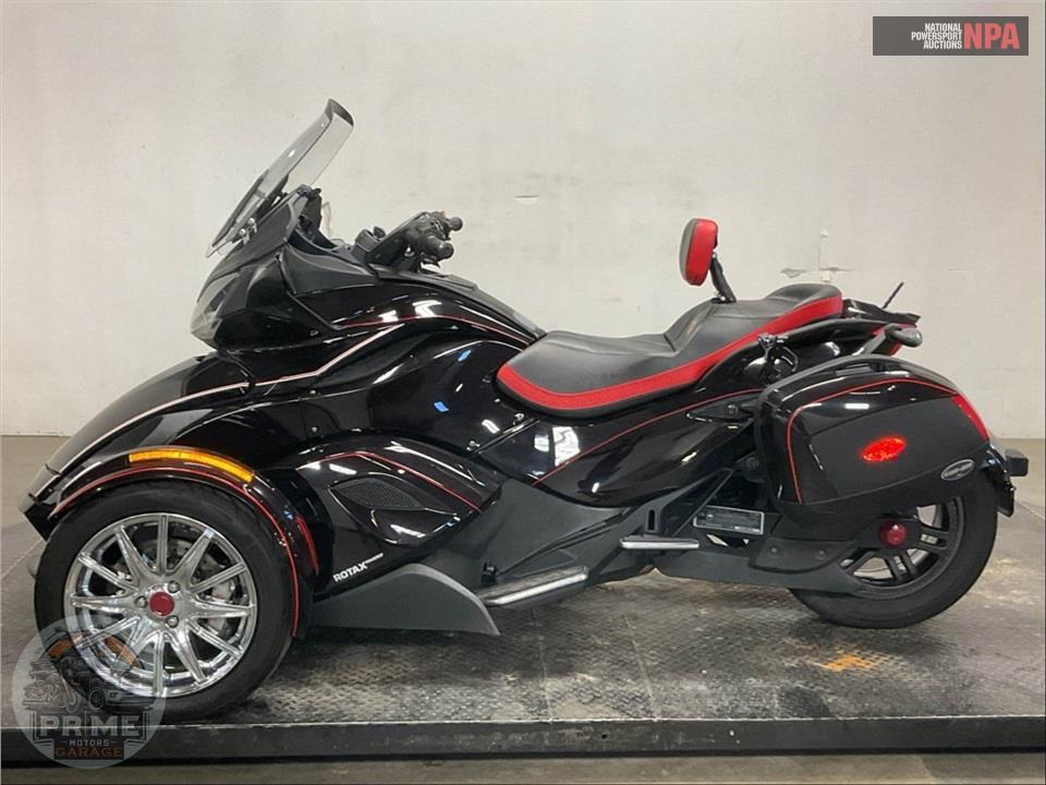 2013 Can-Am SPYDER ST LIMITED — фото 3