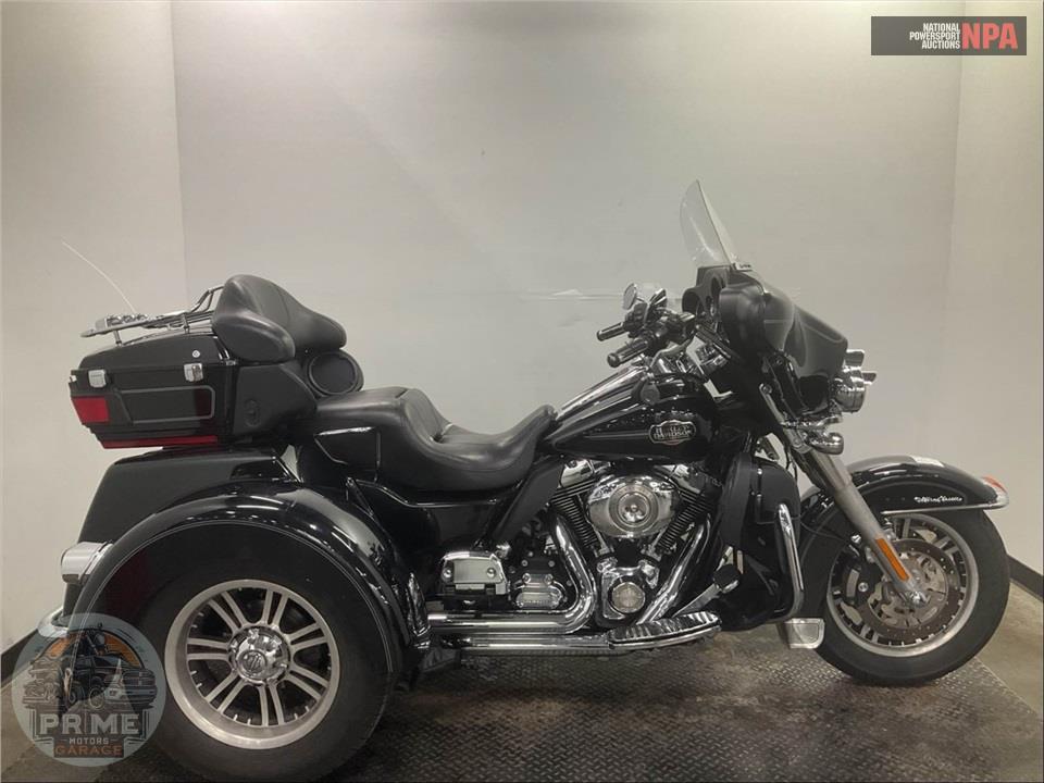 2010 Harley-Davidson FLHTCUTG TRIGLIDE ULTRA CLASSIC — фото 1