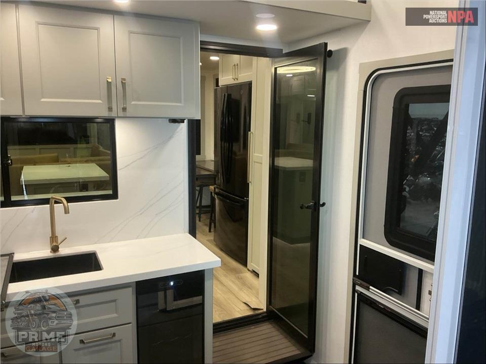 2025 Brinkley Rv M-3250 - MODEL G TOY HAULER TOY HAULER SERIES — фото 13