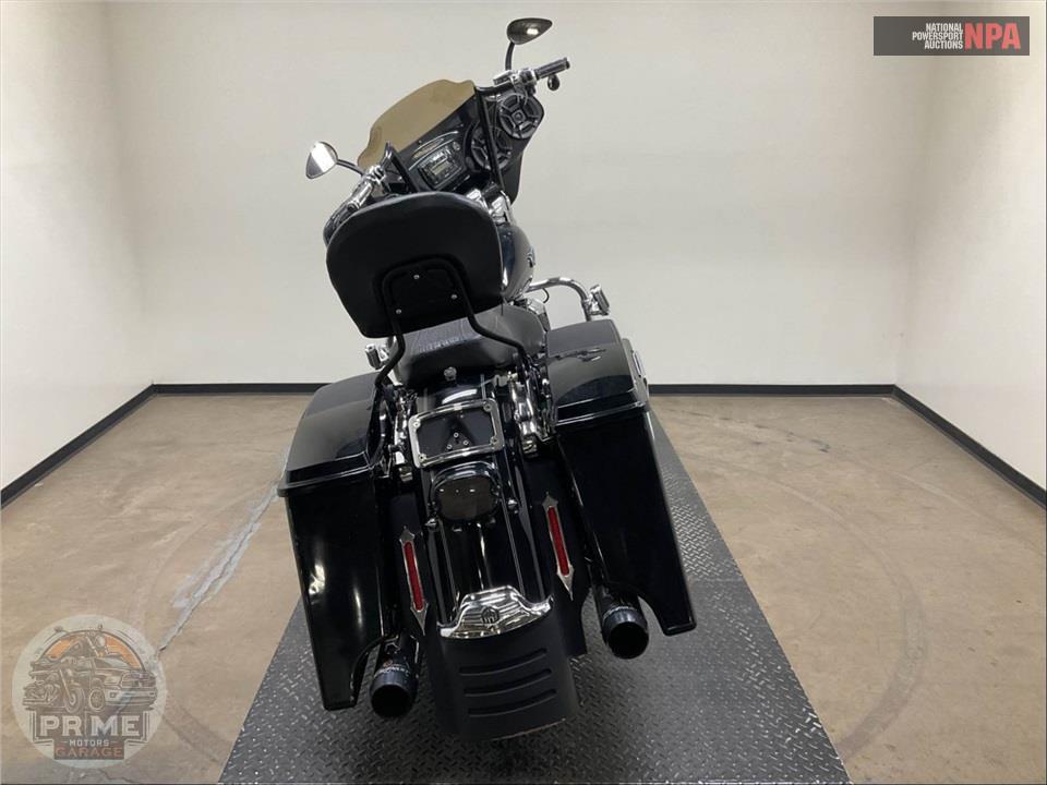 2012 Harley-Davidson FLHRC ROAD KING CLSC — фото 4