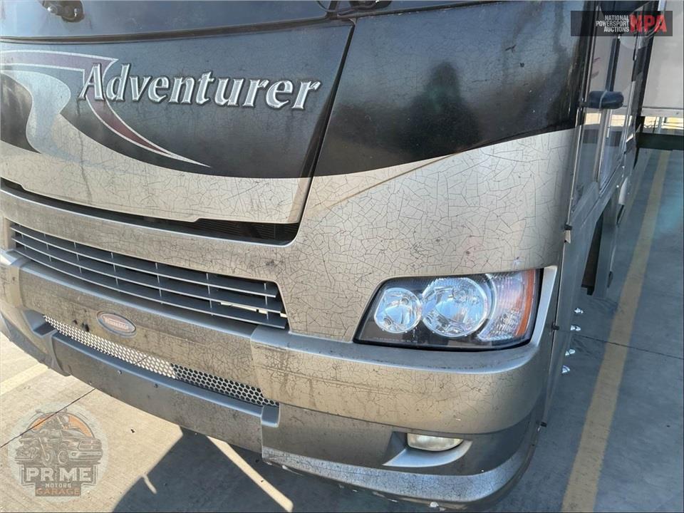 2011 Winnebago M-35P-FORD - ADVENTURER SERIES — фото 38