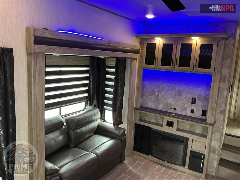 2020 Cherokee By Forest River M-311ML - ARCTIC WOLF FIFTH WHEEL SERIES — фото 6