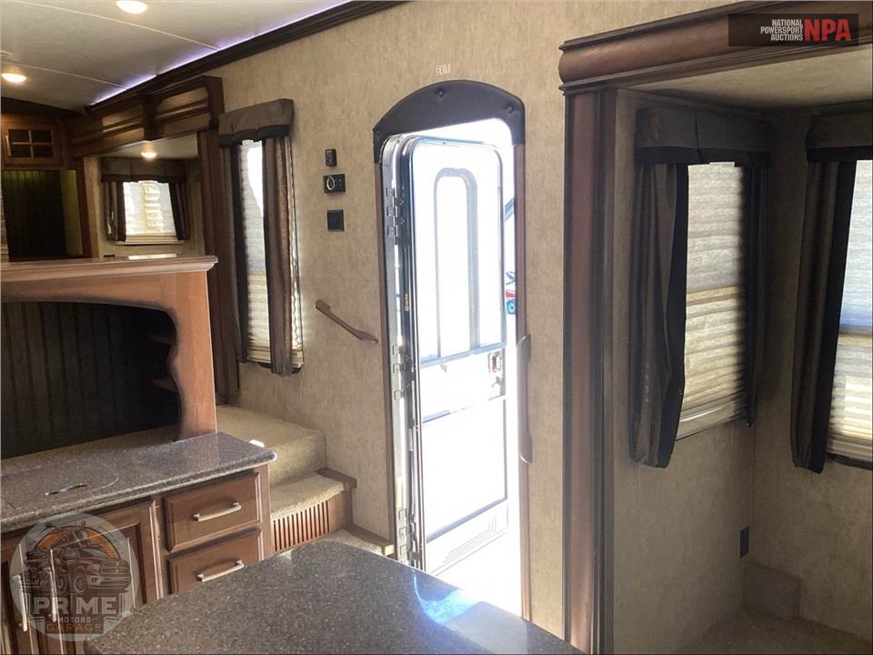 2016 Keystone Rv M-3711 FL - MONTANA FIFTH WHEEL SERIES — фото 7