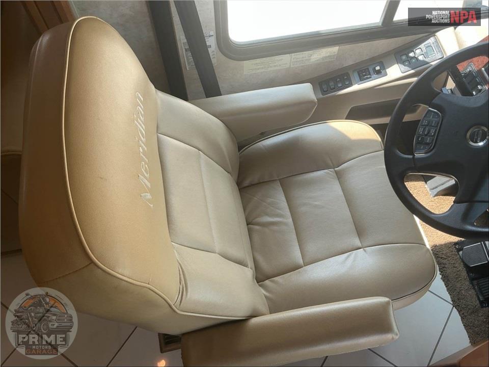 2012 Winnebago M-36M-CUMMINS 360HP - JOURNEY SERIES — фото 13
