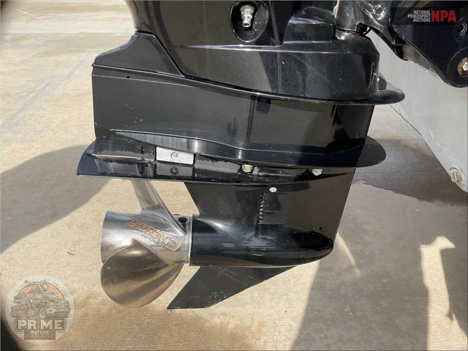 2019 Cobia Boats 220 CENTER CONSOLE L=22/E=1-150HP MERCURY OB — фото 10