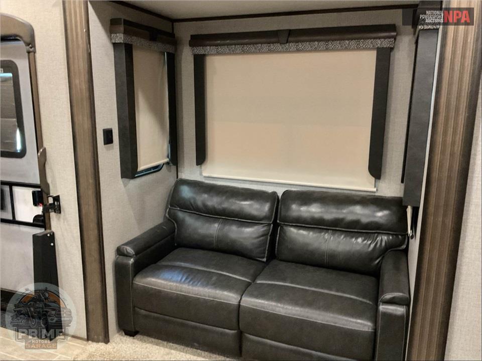 2020 Keystone Rv M-3801 FK - ALPINE FIFTH WHEEL SERIES — фото 8
