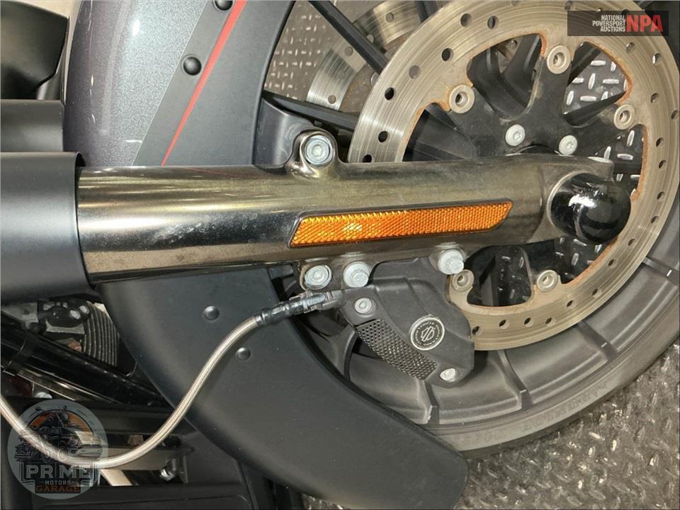 2018 Harley-Davidson FLHXSE CVO STREET GLIDE — фото 28