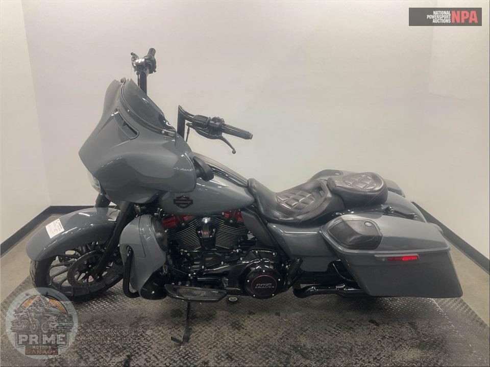 2018 Harley-Davidson FLHXSE CVO STREET GLIDE — фото 3