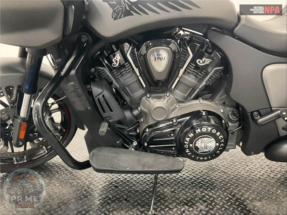 2023 Indian Motorcycle CHALLENGER DARK HORSE (SMOKE) — фото 7