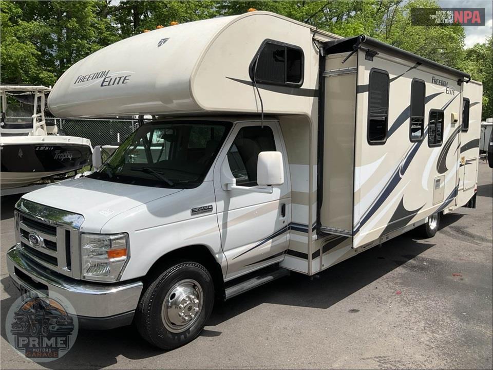 2015 Thor Motor Coach M-28H E450-V10 - FREEDOM ELITE SERIES — фото 2
