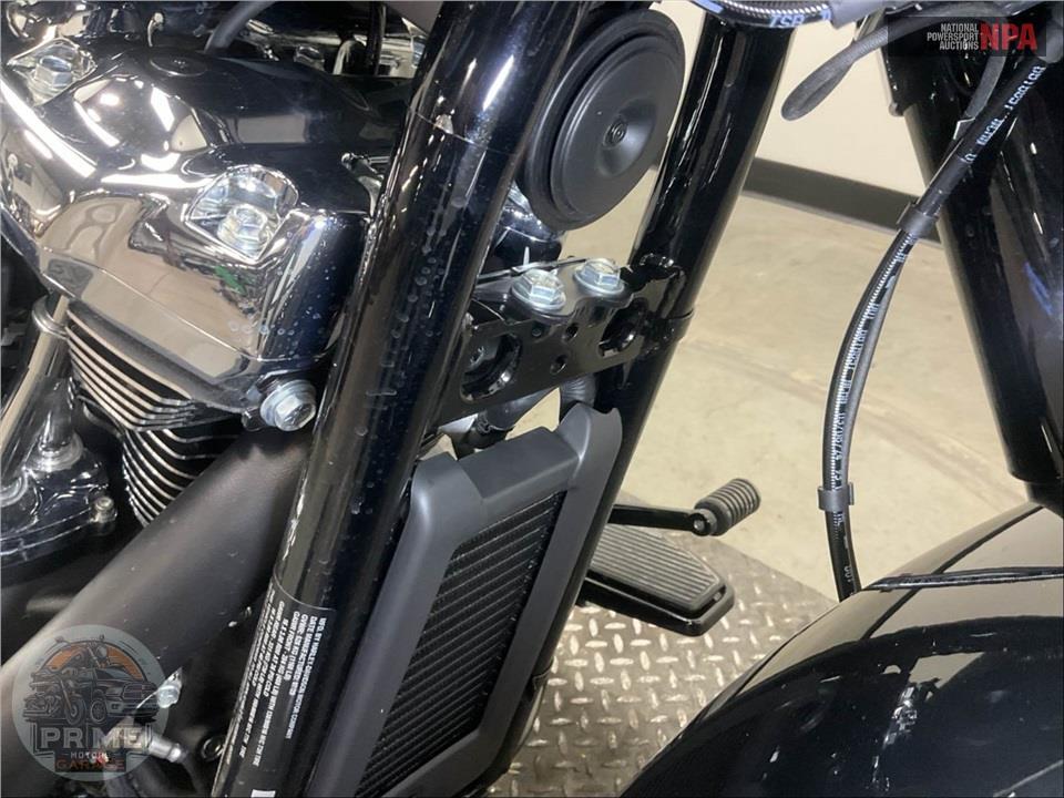 2025 Harley-Davidson FLHC HERITAGE CLASSIC — фото 12