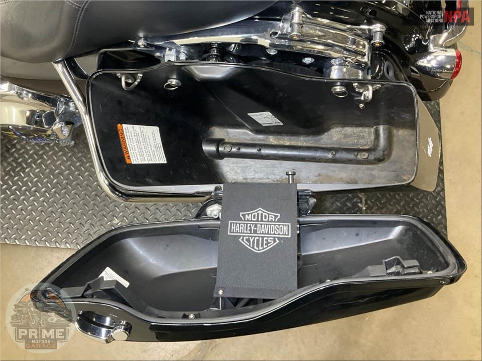 2015 Harley-Davidson FLTRXS ROAD GLIDE SPECIAL — фото 30